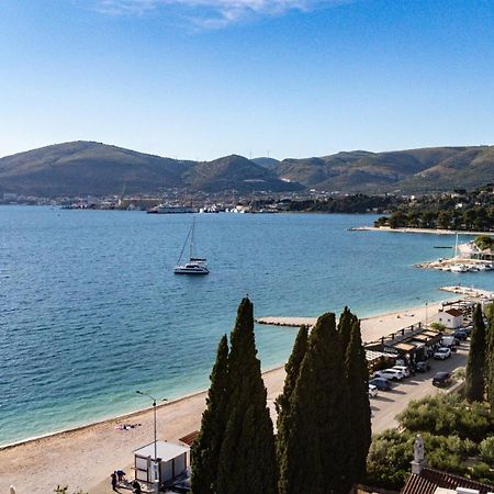 Villa Okruk-10 Meters Away From The Beach Okrug Gornji Luaran gambar
