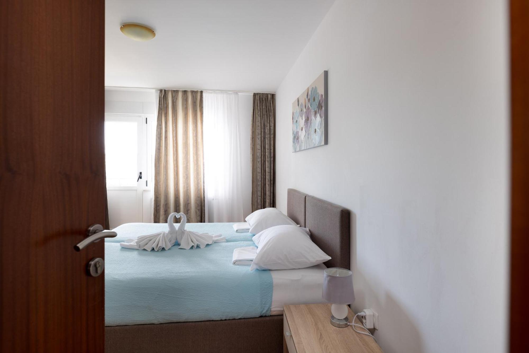 Villa Okruk-10 Meters Away From The Beach Okrug Gornji Luaran gambar