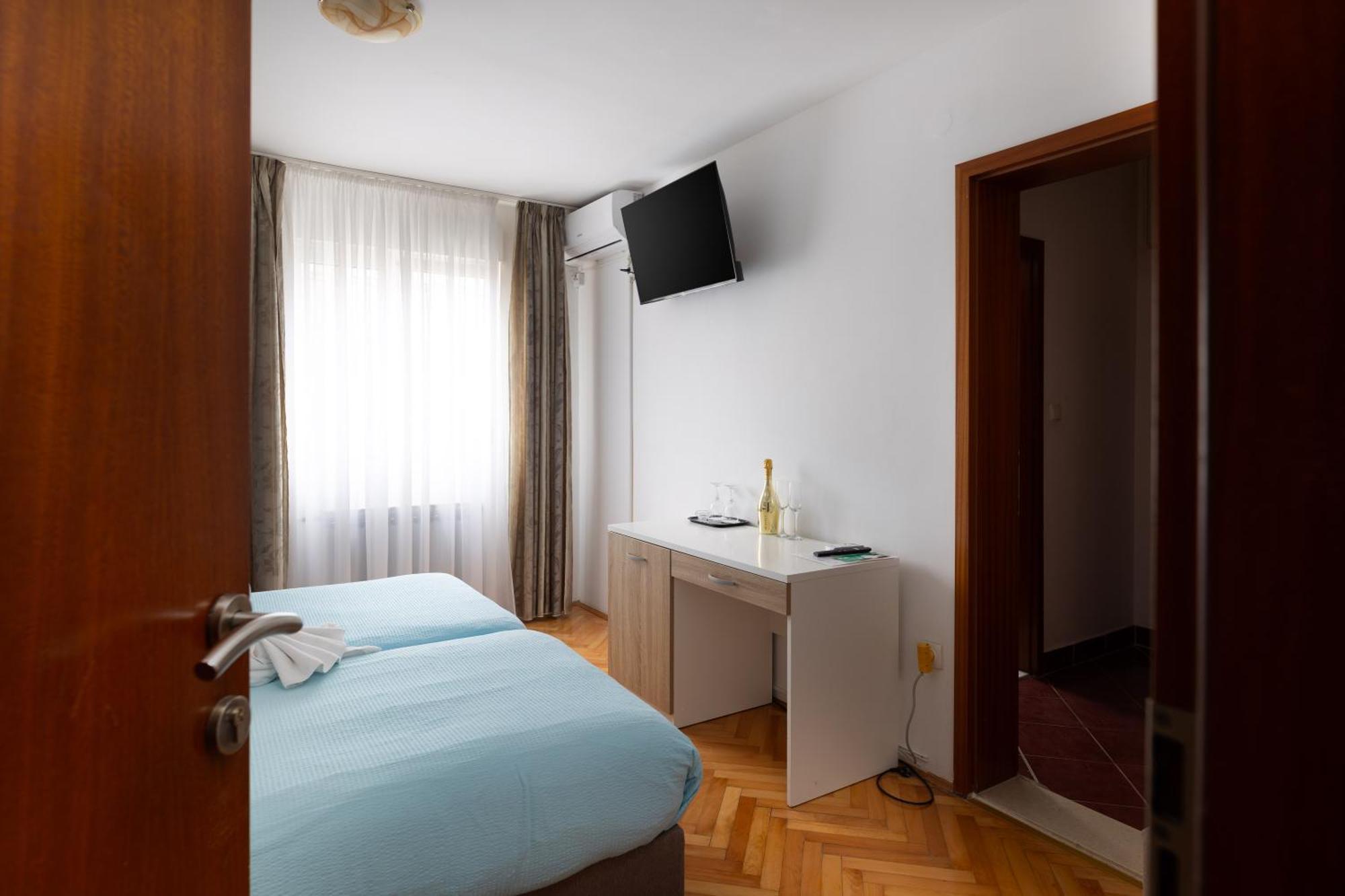 Villa Okruk-10 Meters Away From The Beach Okrug Gornji Luaran gambar