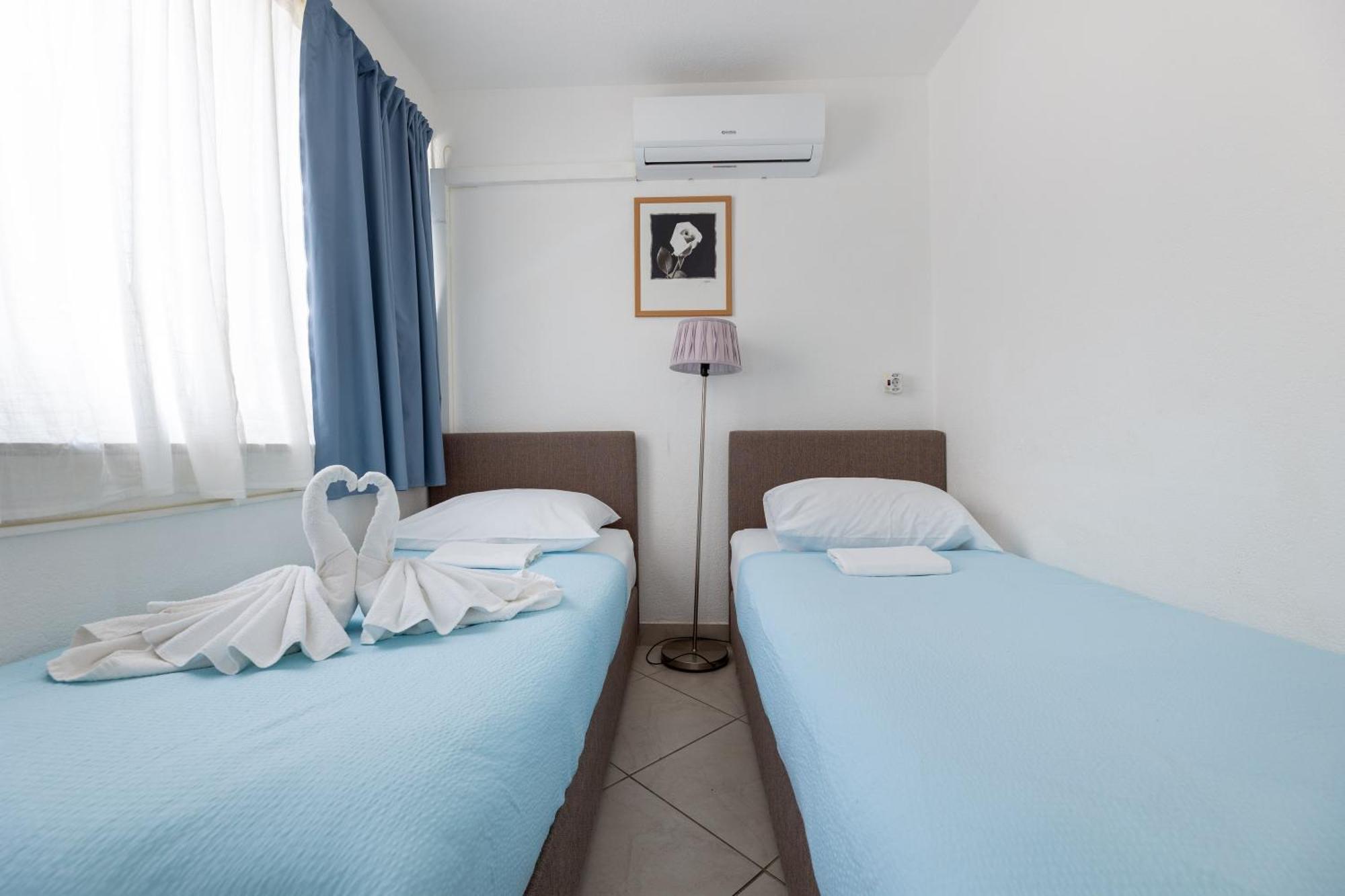Villa Okruk-10 Meters Away From The Beach Okrug Gornji Luaran gambar