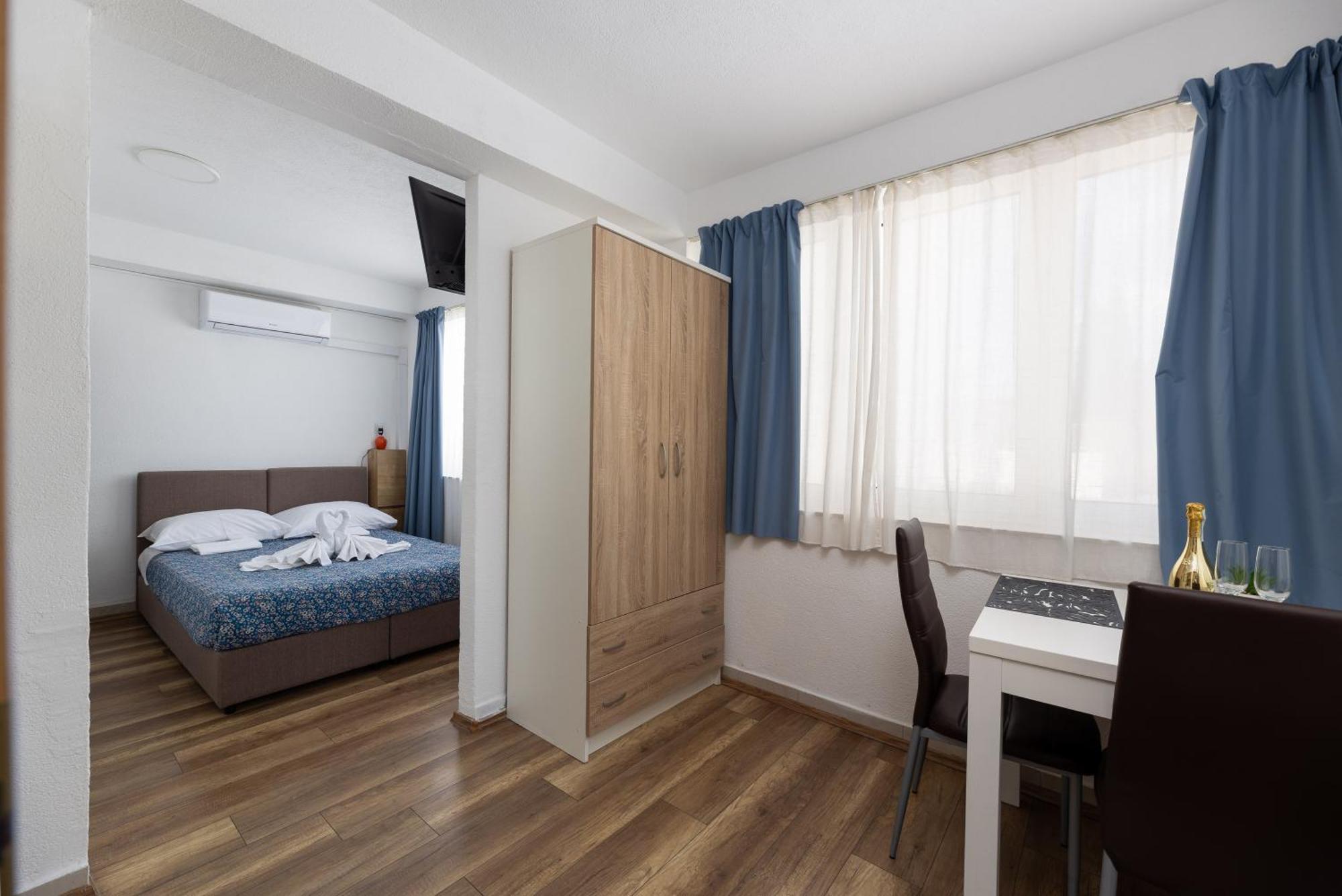 Villa Okruk-10 Meters Away From The Beach Okrug Gornji Luaran gambar